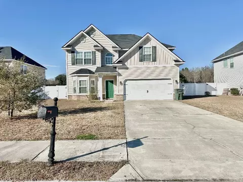 667 Red Oak Ln, Hinesville, GA 31313