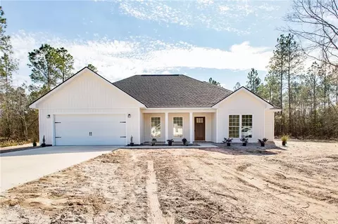 4863 Stanfield Cir, Blackshear, GA 31516