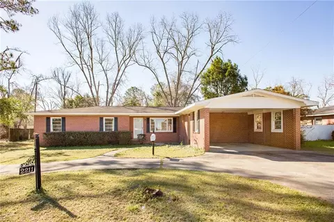 2211 Sunnyside Dr, Waycross, GA 31501