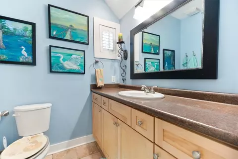 Bath - 1079 New Shellman Rd NE, Shellman Bluff, GA 31331 photo 2 of 3