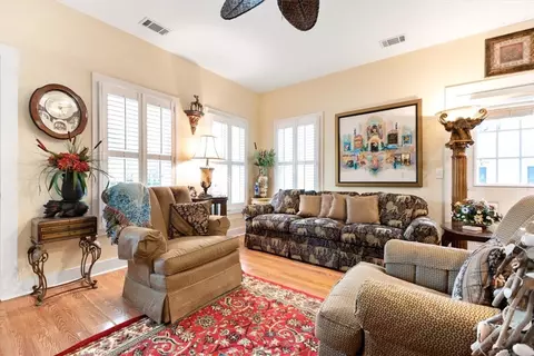 Living - 1079 New Shellman Rd NE, Shellman Bluff, GA 31331 photo 2 of 4