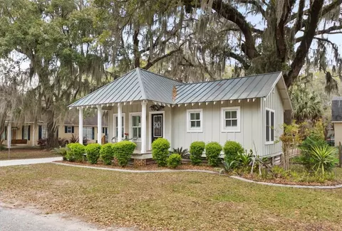 Exterior - 1079 New Shellman Rd NE, Shellman Bluff, GA 31331 photo 3 of 17