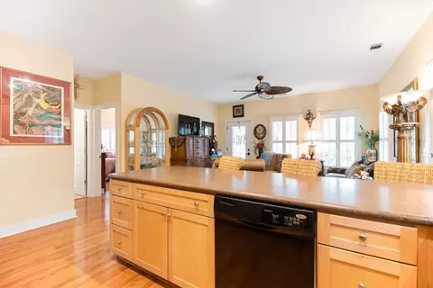 Kitchen - 1079 New Shellman Rd NE, Shellman Bluff, GA 31331 photo 2 of 4