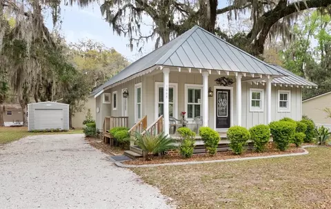 Exterior - 1079 New Shellman Rd NE, Shellman Bluff, GA 31331 photo 1 of 17