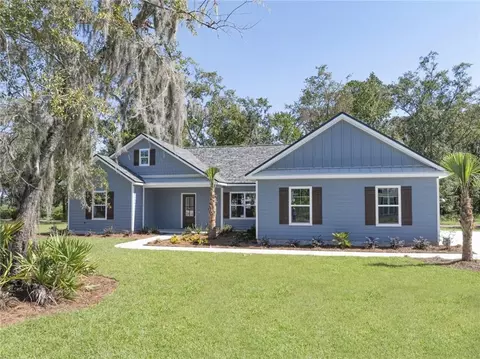 60 Fairwinds Dr, Waverly, GA 31565