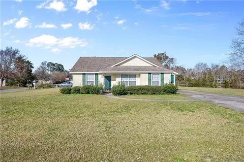 269 Sandalwood Cir, Brunswick, GA 31525