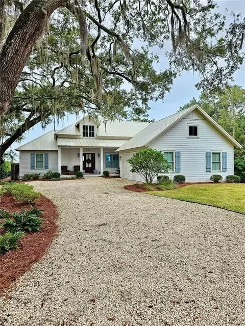 28 Frederica Oaks Ln, Saint Simons Island, GA 31522