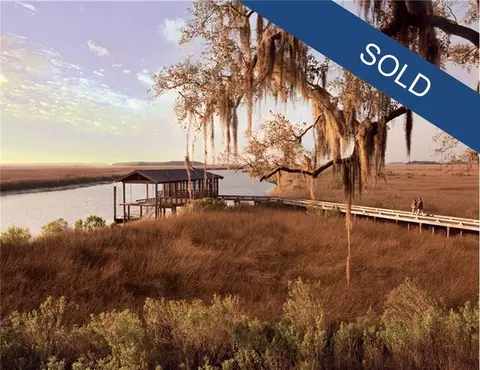 388 Pikes Bluff Dr #208, Saint Simons Island, GA 31522