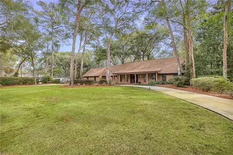 122 Colonial Dr, Saint Simons Island, GA 31522
