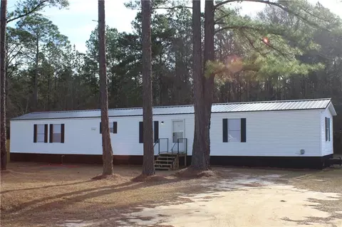 110 Victoria Dr, Odum, GA 31555