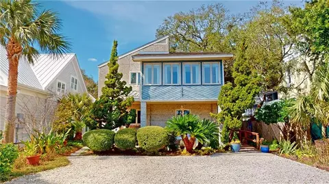 1217 Beachview Dr, Saint Simons Island, GA 31522