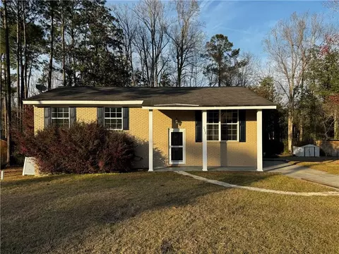 111 Azalea Ln, Reidsville, GA 30453