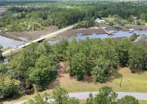 1111 River Oaks Rd #3, Brunswick, GA 31523