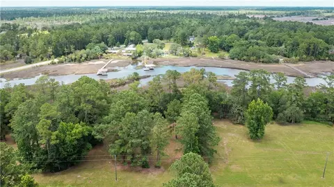 1123 River Oaks Rd #6, Brunswick, GA 31523