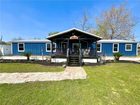 155 Sarah Dr, Brunswick, GA 31525