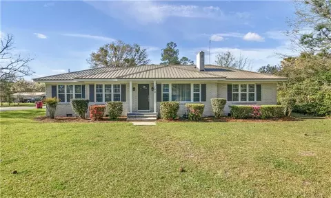 190 Plier St, Baxley, GA 31513