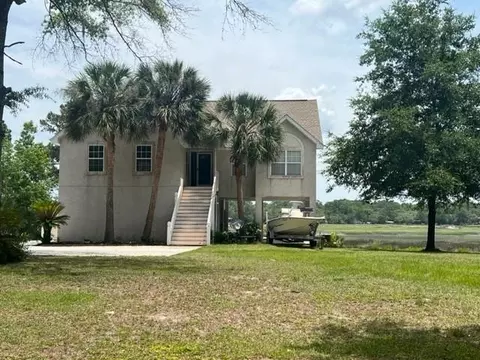 1026 Fiddler Crab Rd NE, Townsend, GA 31331