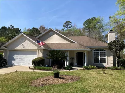 198 Country Walk Cir, Brunswick, GA 31525