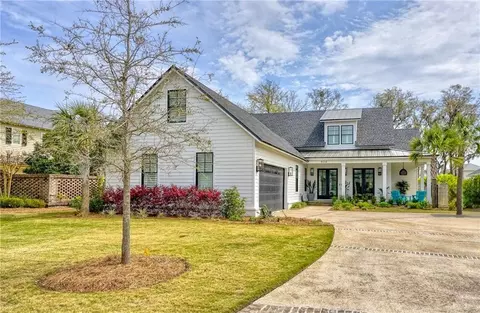 406 Yacht Club Ln, Saint Simons Island, GA 31522