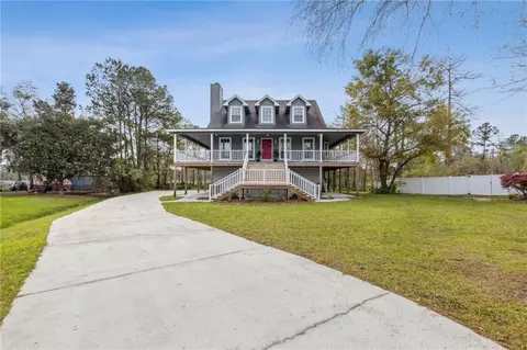235 Cinnamon Teal Dr, Woodbine, GA 31569