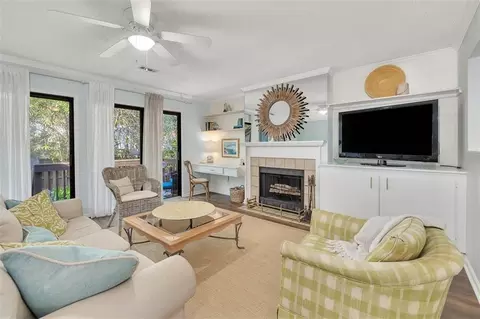 372 Brockinton Marsh Dr, Saint Simons Island, GA 31522