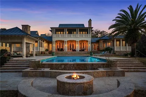 414 Hawkins Island Dr, Saint Simons Island, GA 31522