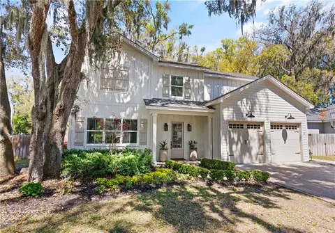 3 Lake View Cottages Ct, Saint Simons Island, GA 31522