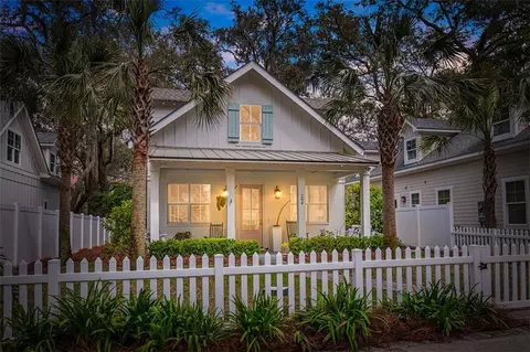294 Reynoso Ave, Saint Simons Island, GA 31522