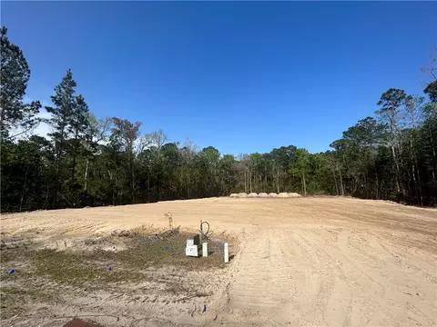 150151 Sanford Dr, Waverly, GA 31565