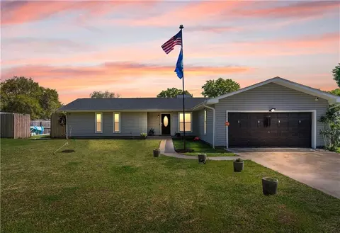 105 Wolf Bay Cir, Kingsland, GA 31548