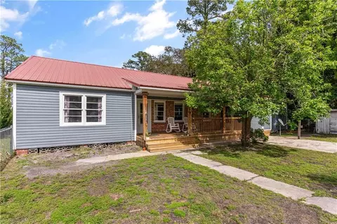 220 Midway Cir, Brunswick, GA 31523