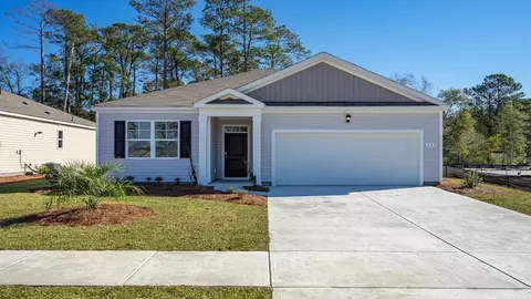 216 Elizabeth Dr, Brunswick, GA 31525