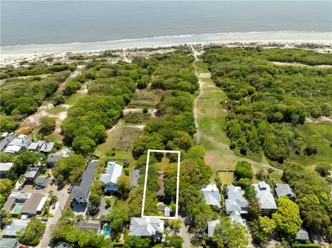 4214 6th St, Saint Simons Island, GA 31522