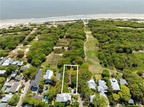 4214 6th St, Saint Simons Island, GA 31522
