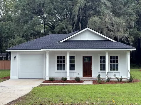 409 Pine St, Darien, GA 31305