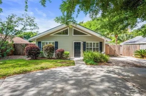 648 Cummings Ln, Saint Simons Island, GA 31522