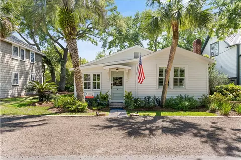 4217 Sixth St, Saint Simons Island, GA 31522
