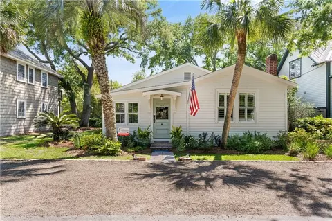 4217 Sixth St, Saint Simons Island, GA 31522