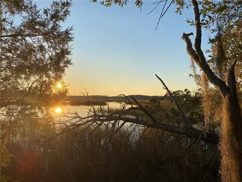 28 Lighthouse Way, Woodbine, GA 31569