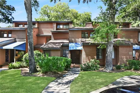 910 Wimbledon Dr, Saint Simons Island, GA 31522