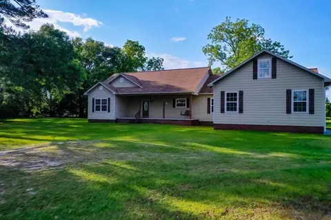 3338 Dean Still Rd, Blackshear, GA 31516