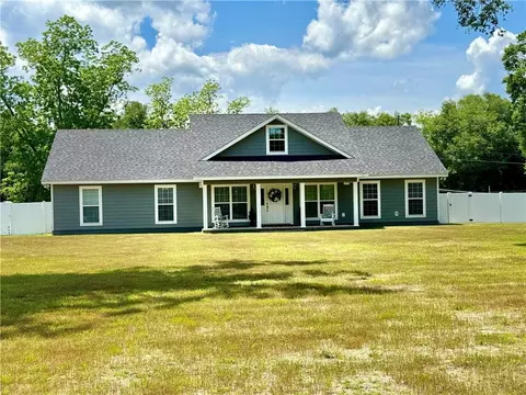 5525 Tara Rd, Waycross, GA 31503