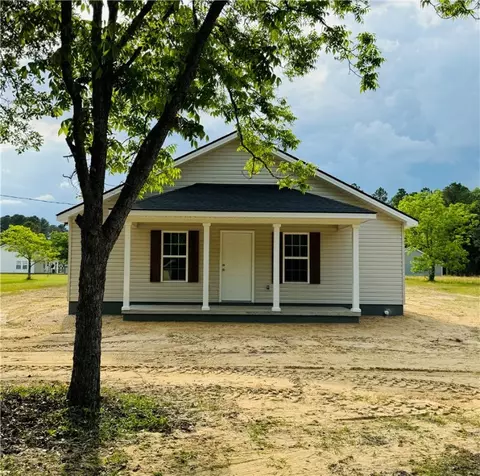 85 Church St, Claxton, GA 30417