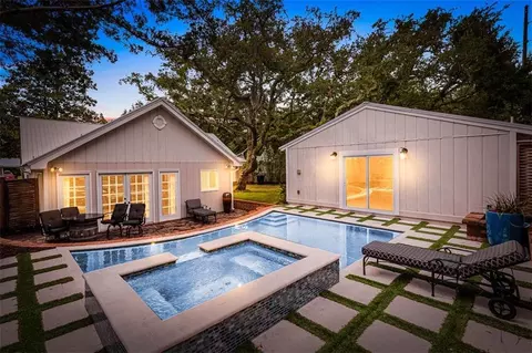 1825 Bruce Dr, Saint Simons Island, GA 31522