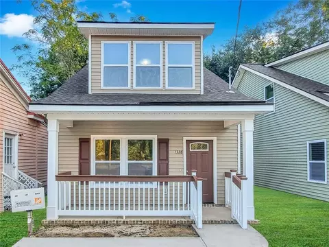 1328 Comer St, Savannah, GA 31415