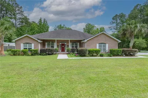 37 Berry St, Kingsland, GA 31548