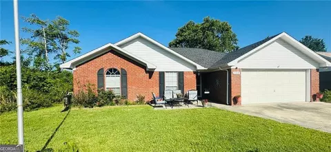 220 Silver Fox Dr, Saint Marys, GA 31558