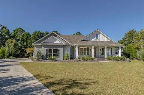 18 Crows Nest Cv, Brunswick, GA 31523