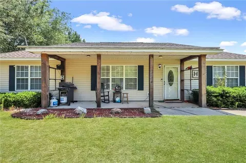 234 Jason St, Nahunta, GA 31553