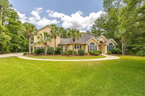 203 Red Maple Ln, Brunswick, GA 31523